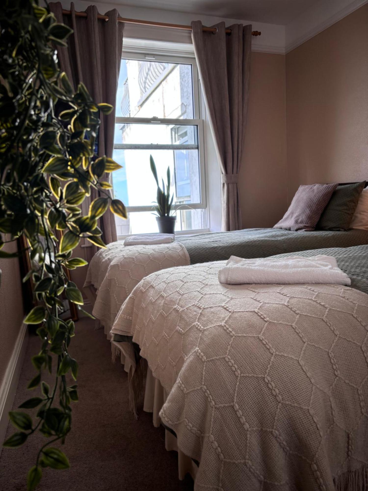 Bonjour Guest House Braye Εξωτερικό φωτογραφία